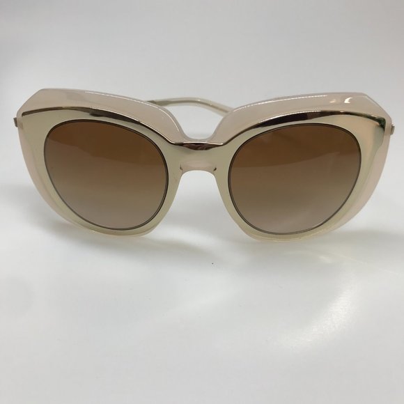 Brand New Authentic Dolce & Gabbana Stylish *Frame on Frame* Sunglasses - Picture 2 of 9